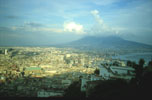 Naples: Stadt mit Vesuv